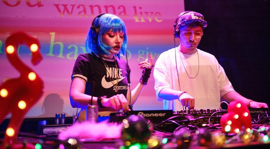 2000&#039;s Party / Daddy-E &amp; Dear Darling Etkinlik Afişi