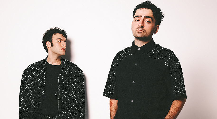 Dolu Kadehi Ters Tut