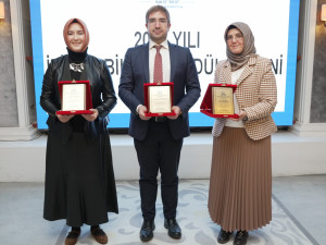 2025 Yılı İlimde Bilgelik Ödülleri 3 Kişiye Verildi